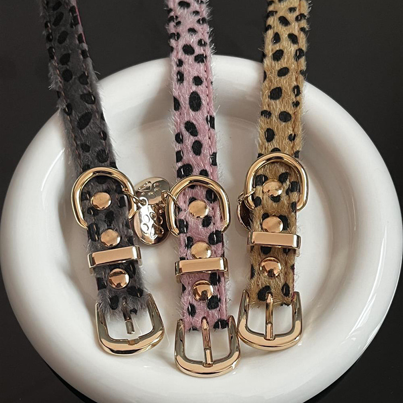 طوق كلب صغير بنمط الفهد مع مقو - مراجعة Leather Strap Quick Release وسعره