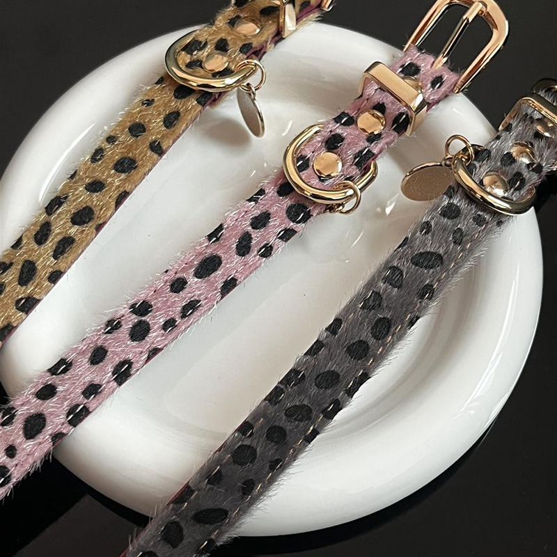 طوق كلب صغير بنمط الفهد مع مقو - مراجعة Leather Strap Quick Release وسعره